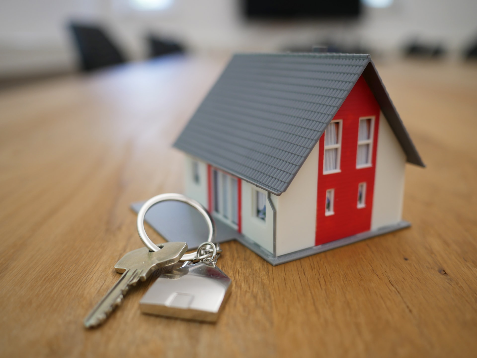 Polacy coraz chętniej zaciągają kredyt hipoteczny